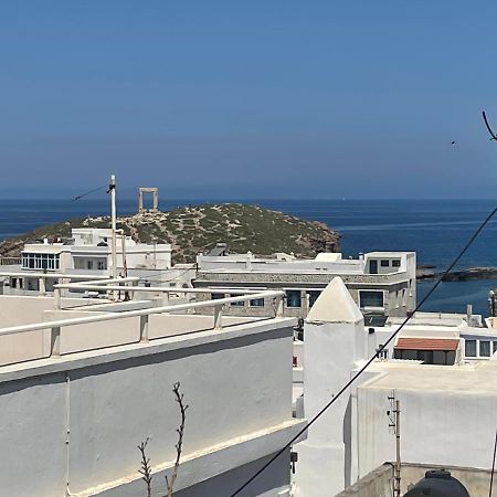 ホテル Burgos Barrio Naxos City エクステリア 写真