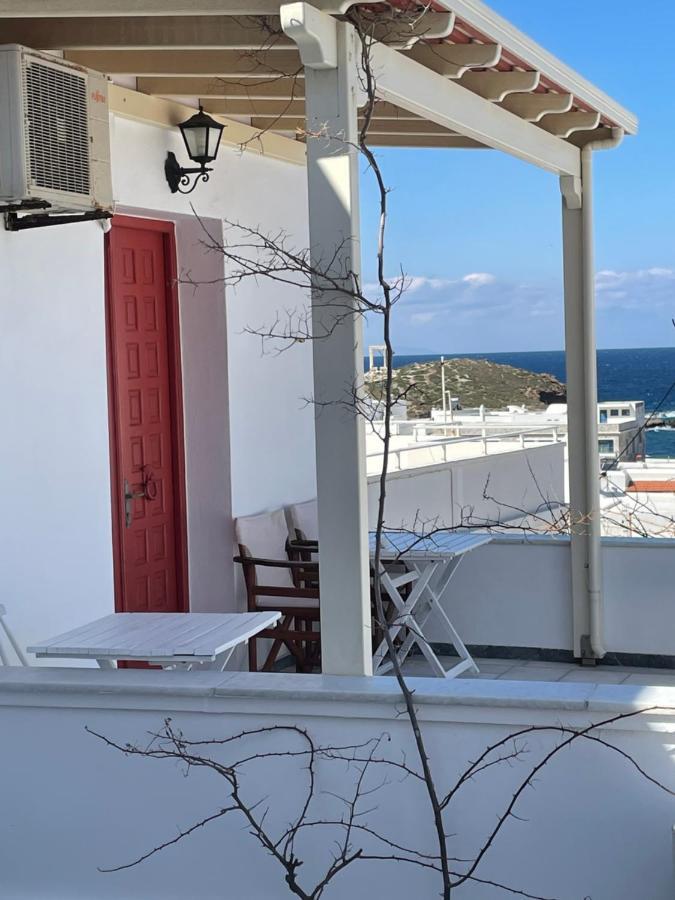 ホテル Burgos Barrio Naxos City エクステリア 写真