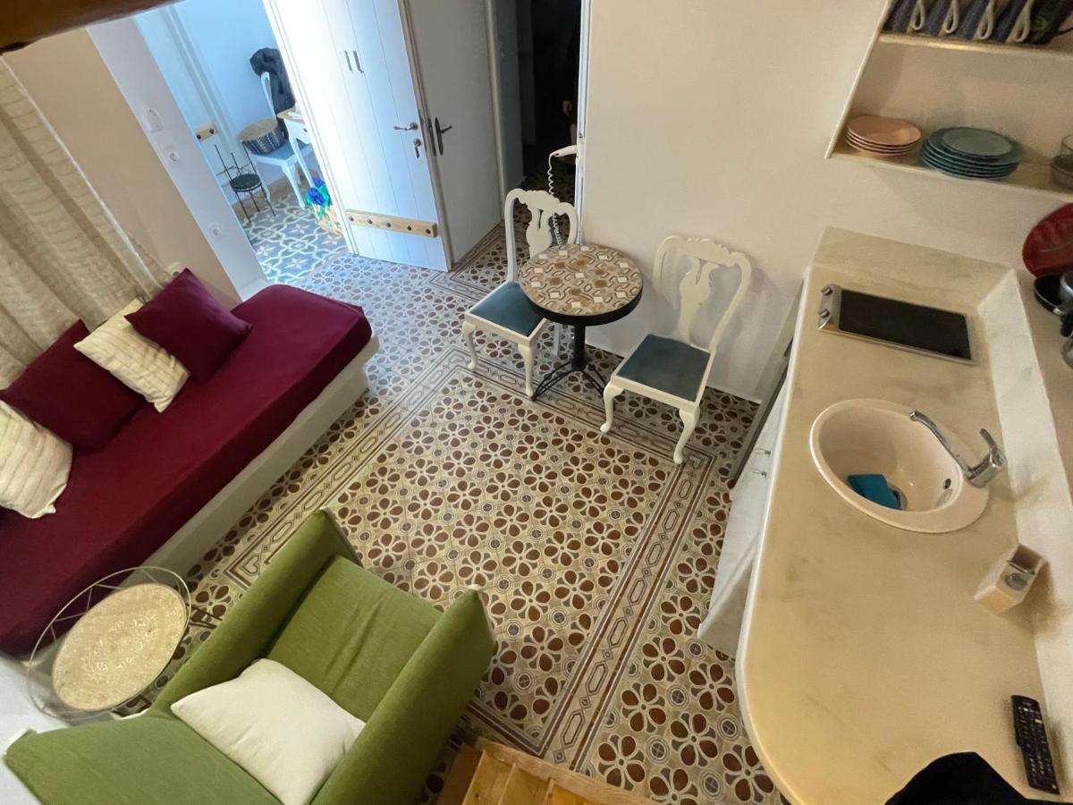 ホテル Burgos Barrio Naxos City エクステリア 写真