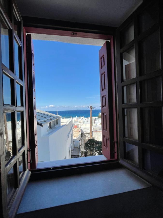 ホテル Burgos Barrio Naxos City エクステリア 写真