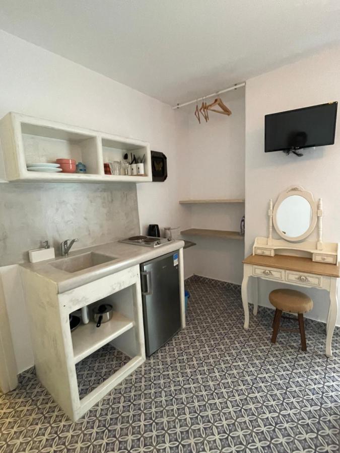 ホテル Burgos Barrio Naxos City エクステリア 写真